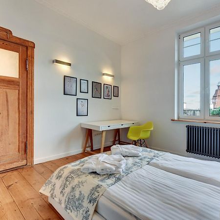 Lion Apartments - Family Stay Сопот Экстерьер фото